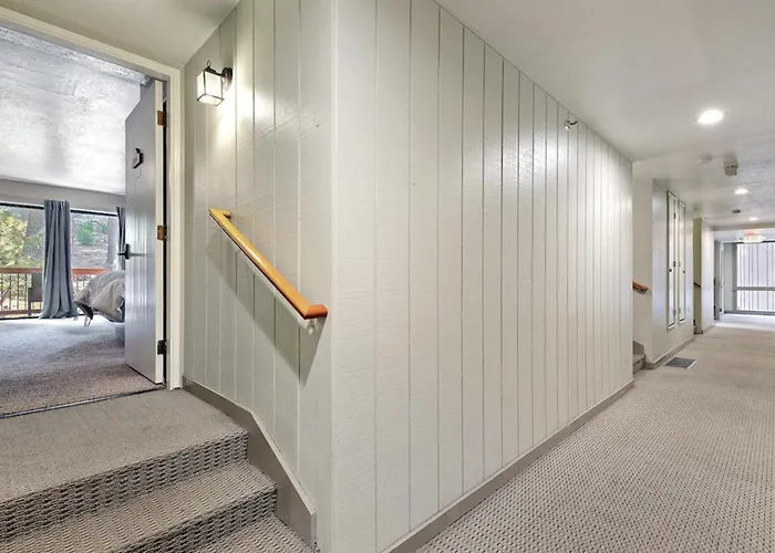 Yosemite West Condo B104